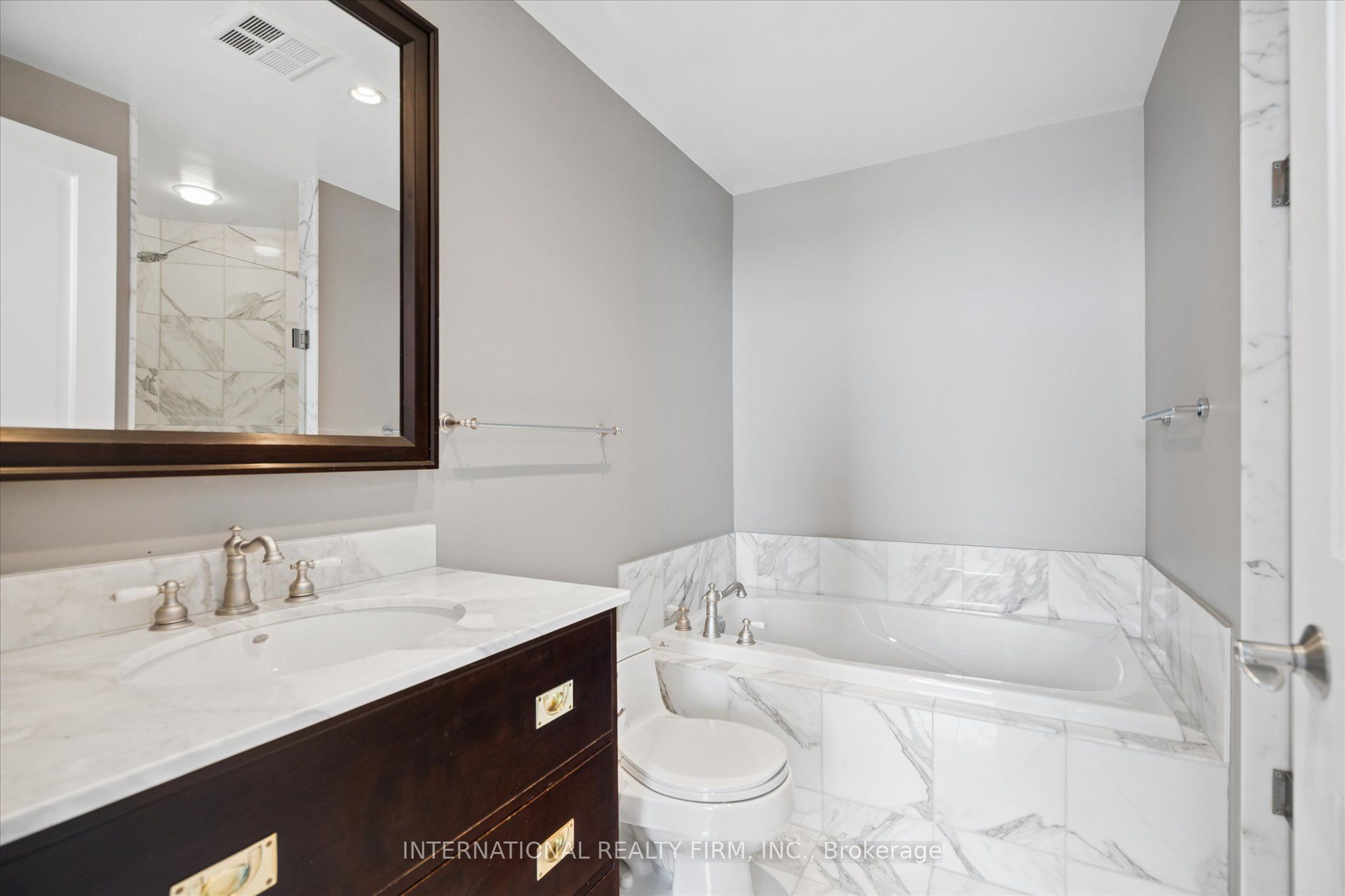 218 Queens Quay W Ph4 Property Photo 25