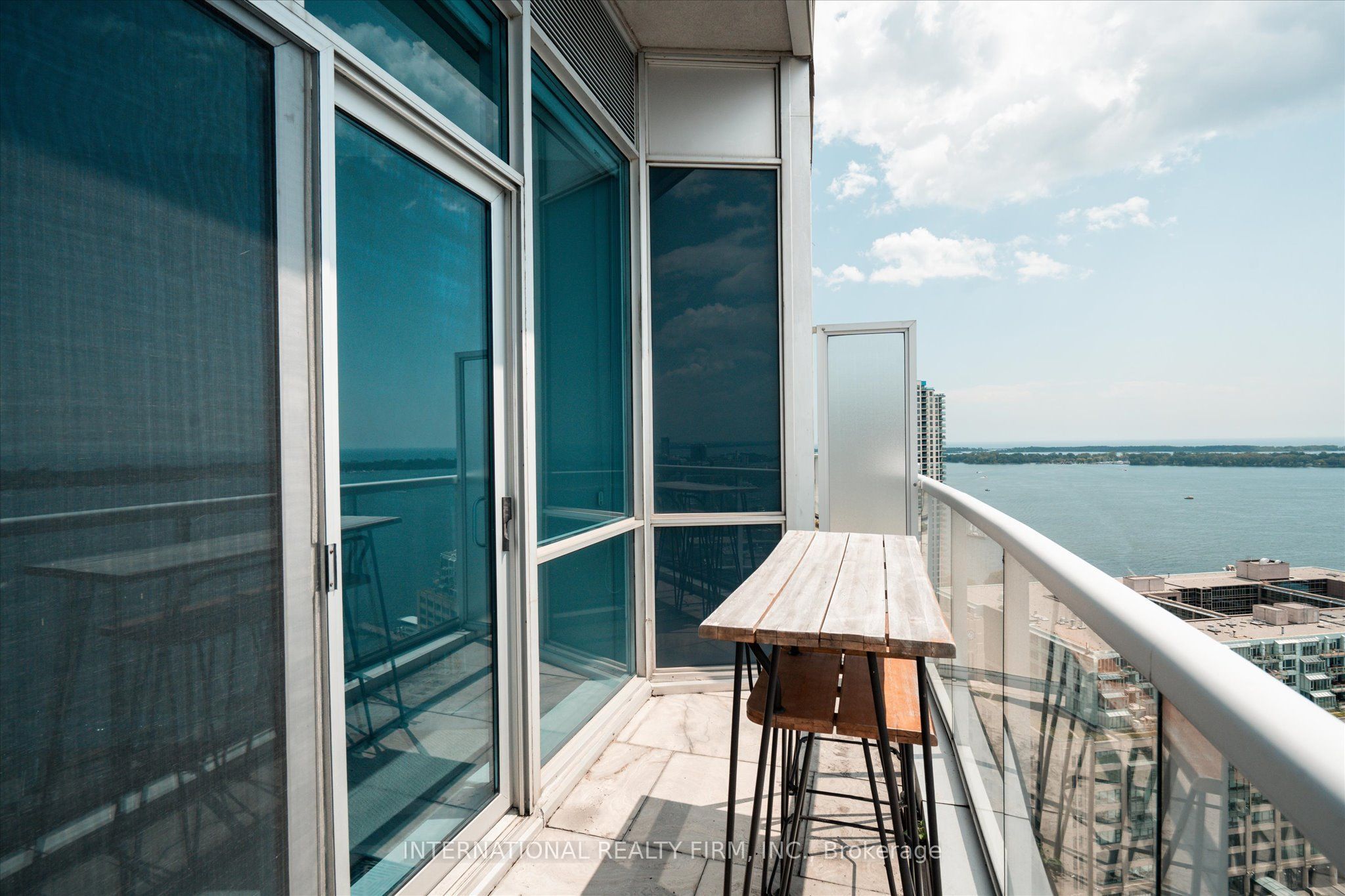 218 Queens Quay W Ph4 Property Photo 32
