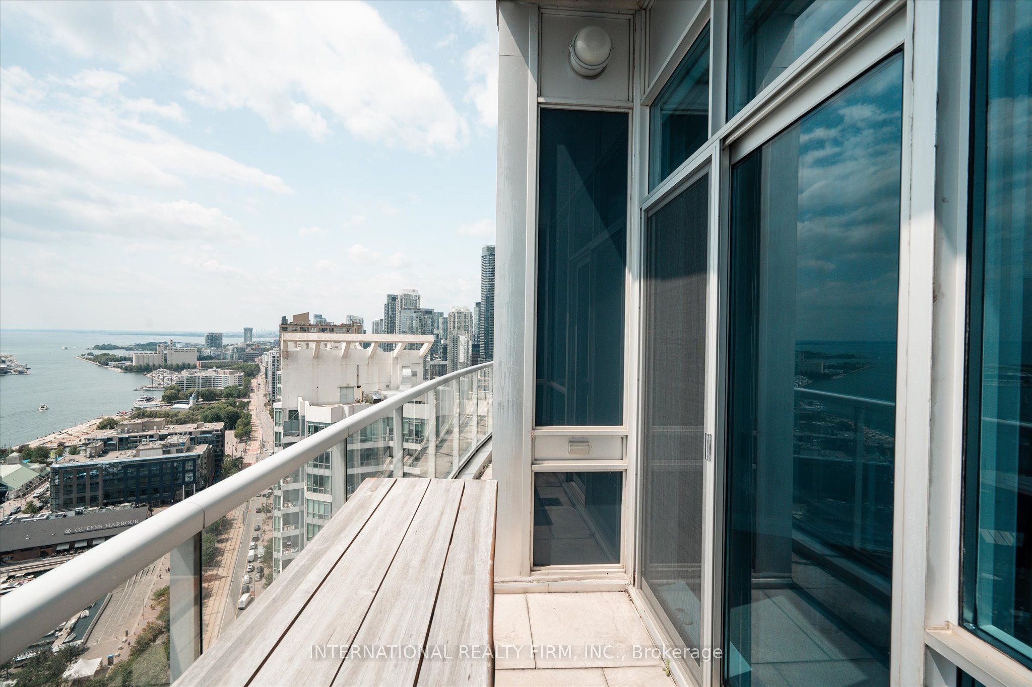 218 Queens Quay W Ph4 Property Photo 33