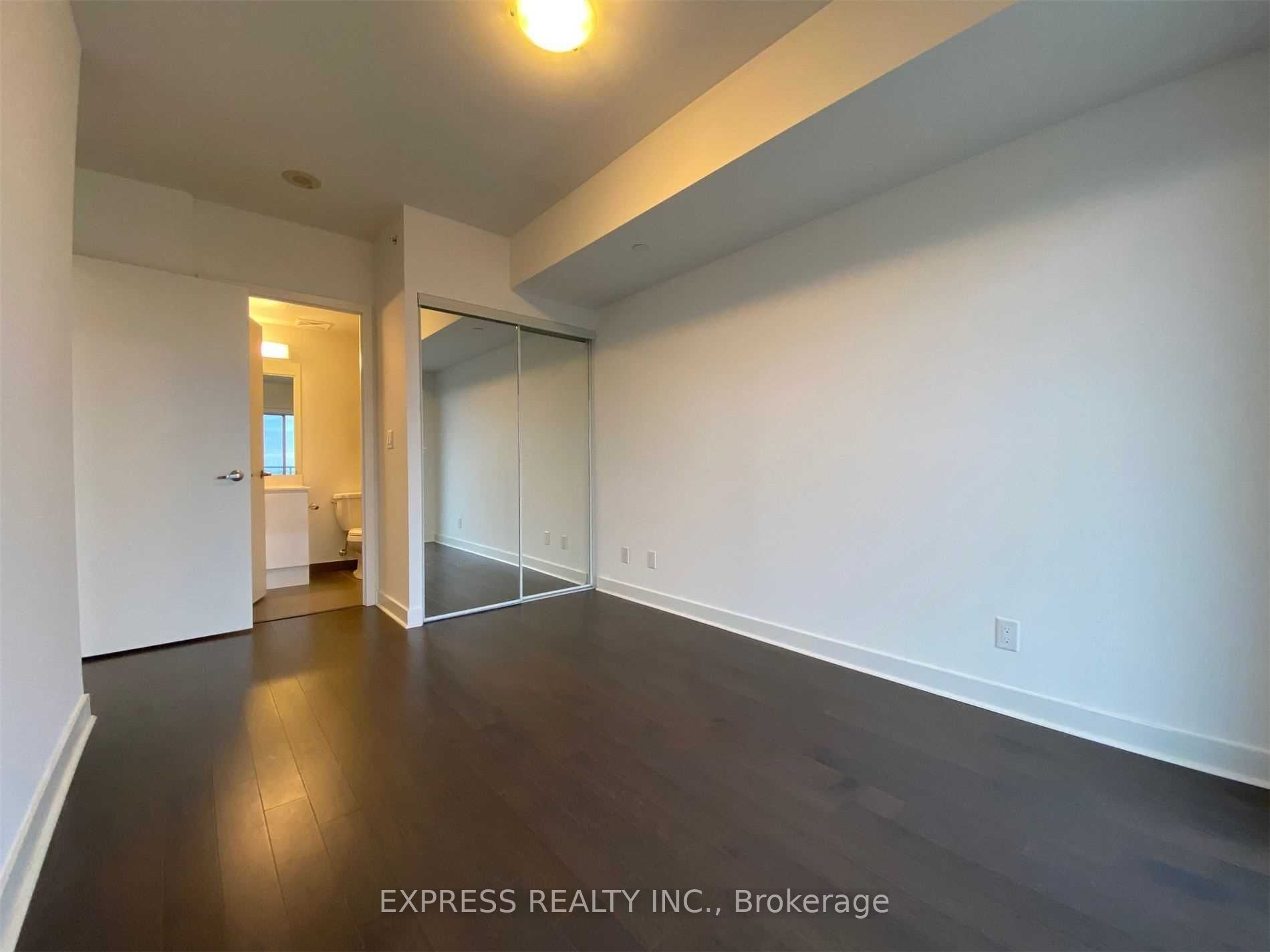 58 Orchard View Boulevard 1601 Property Photo 13