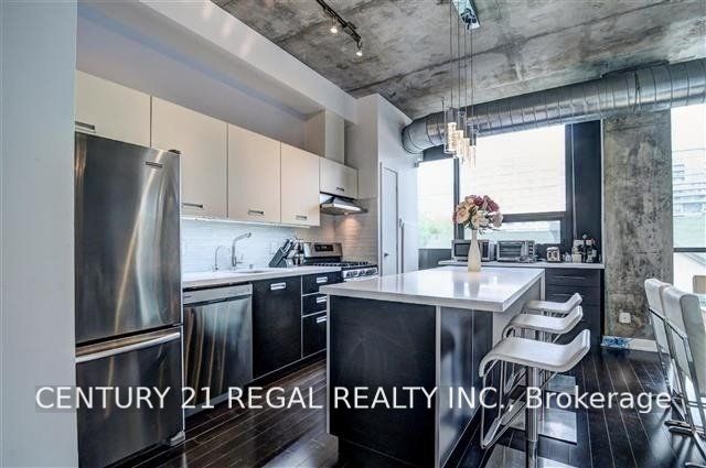 60 Bathurst Street 305 Property Photo 7
