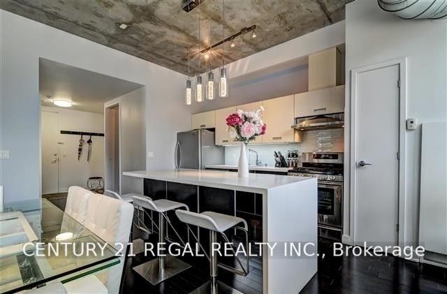 60 Bathurst Street 305 Property Photo 8
