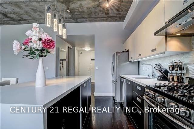 60 Bathurst Street 305 Property Photo 9