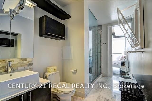60 Bathurst Street 305 Property Photo 16