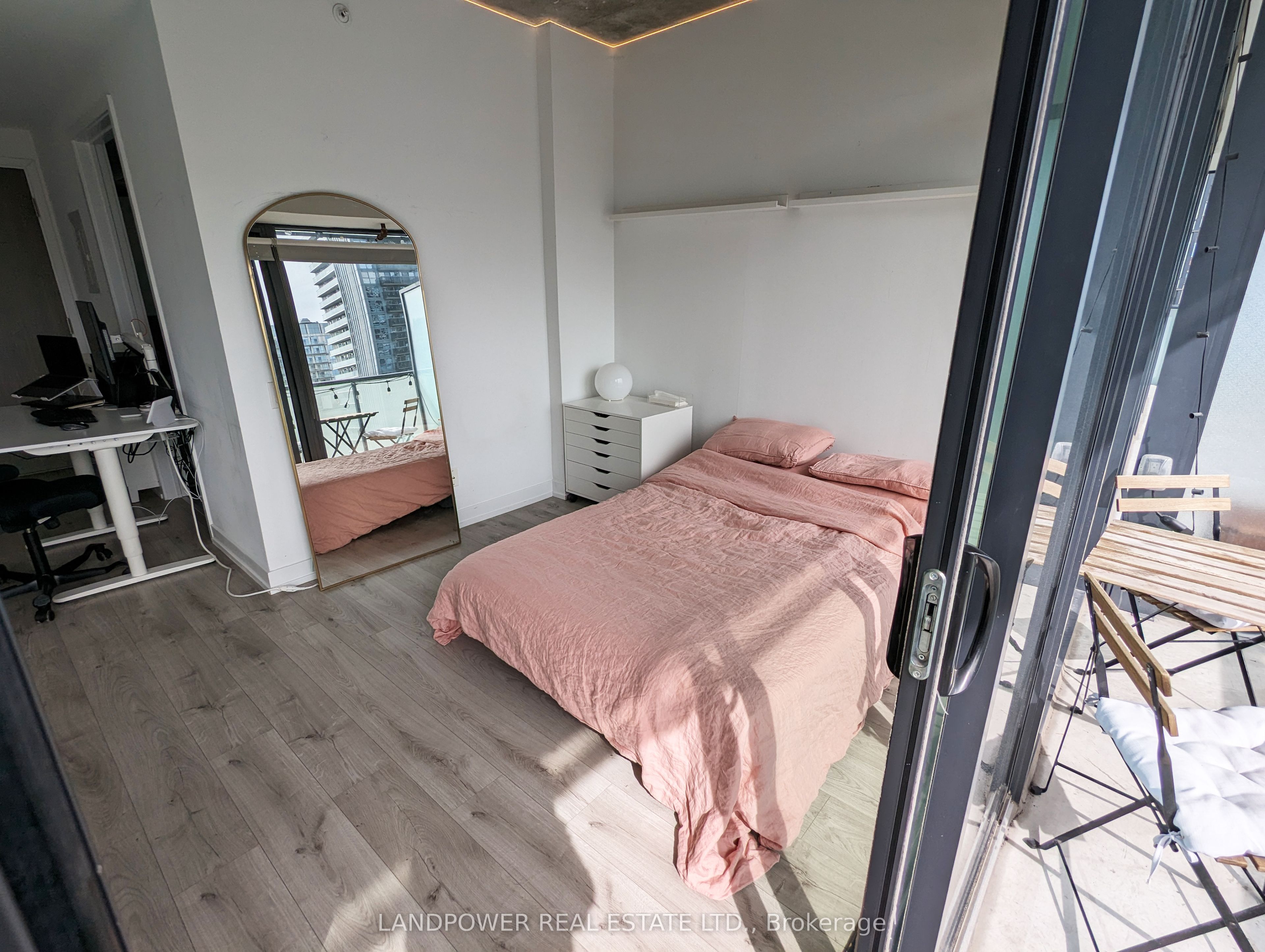 161 Roehampton Avenue 1611 Property Photo 11