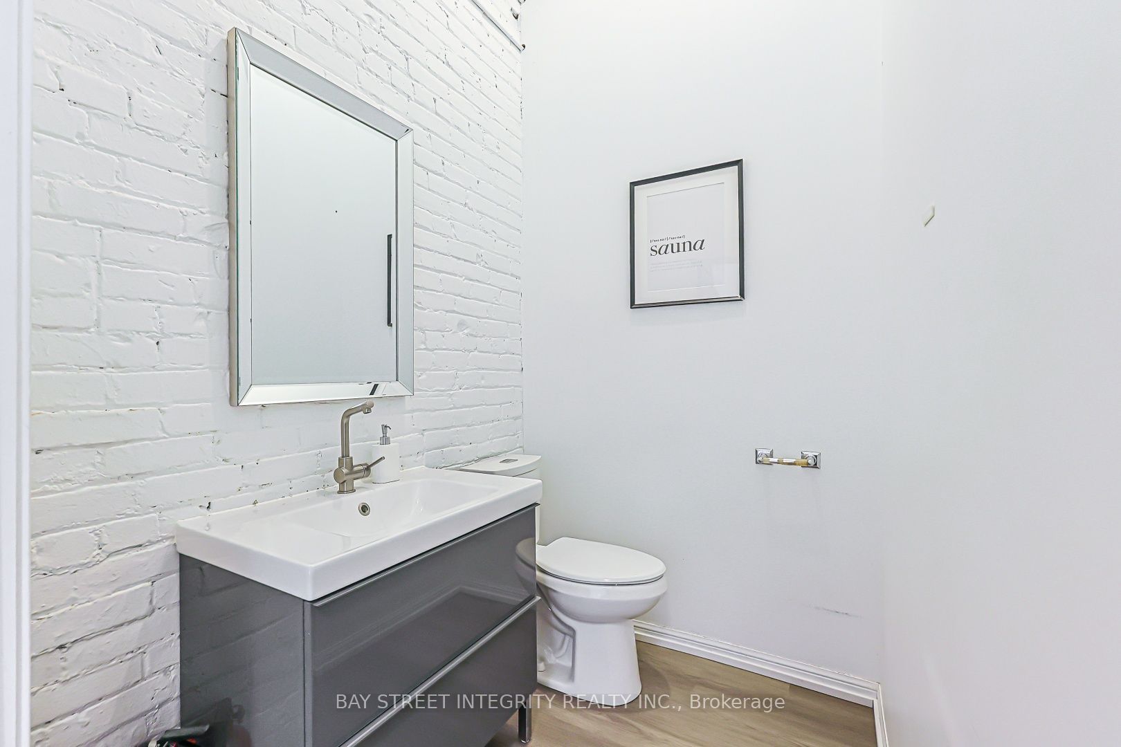 51 Bulwer Street Main Flr Property Photo 14