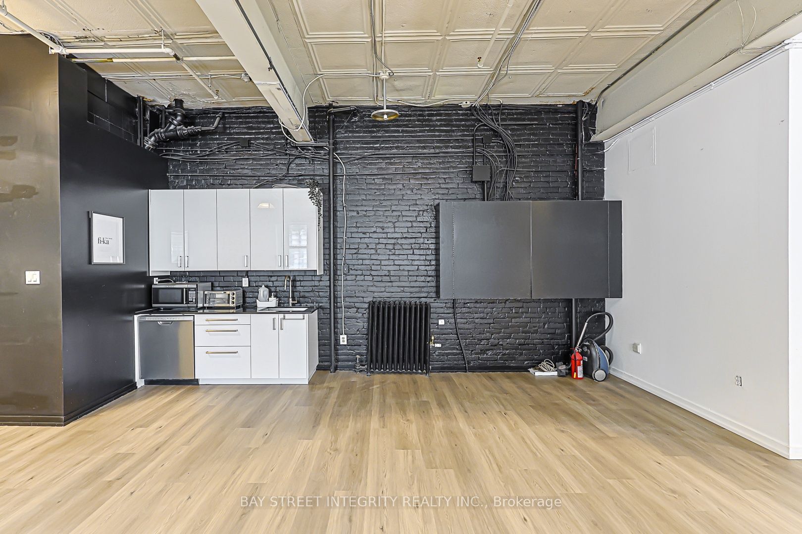 51 Bulwer Street Main Flr Property Photo 16