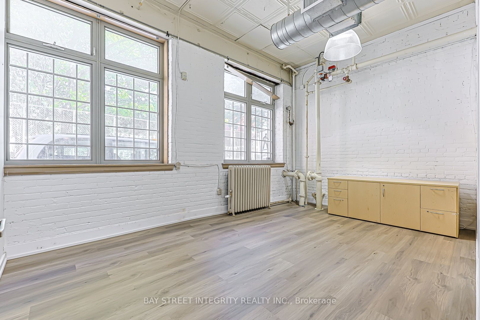 51 Bulwer Street Main Flr Property Photo 19