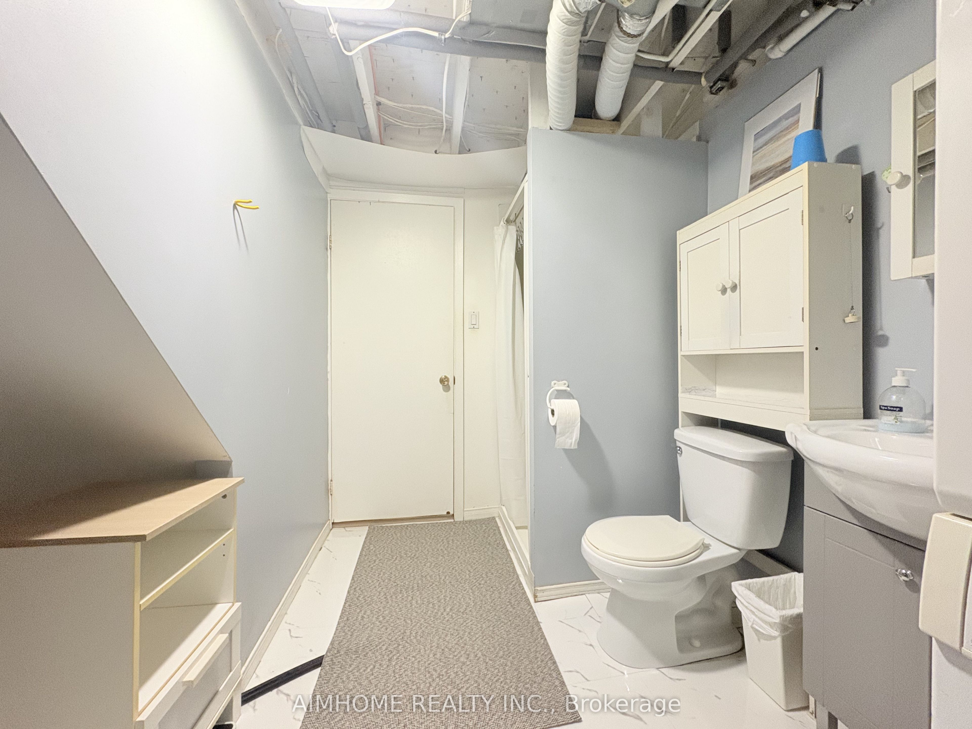 94 Micmac Crescent Walk Out Bsmt Property Photo 7