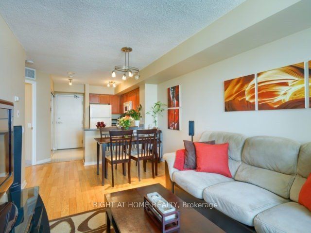 30 Harrison Garden Boulevard 1008 Property Photo 3