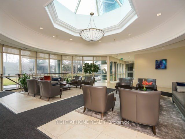 30 Harrison Garden Boulevard 1008 Property Photo 7