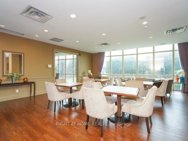 30 Harrison Garden Boulevard 1008 Property Photo 8