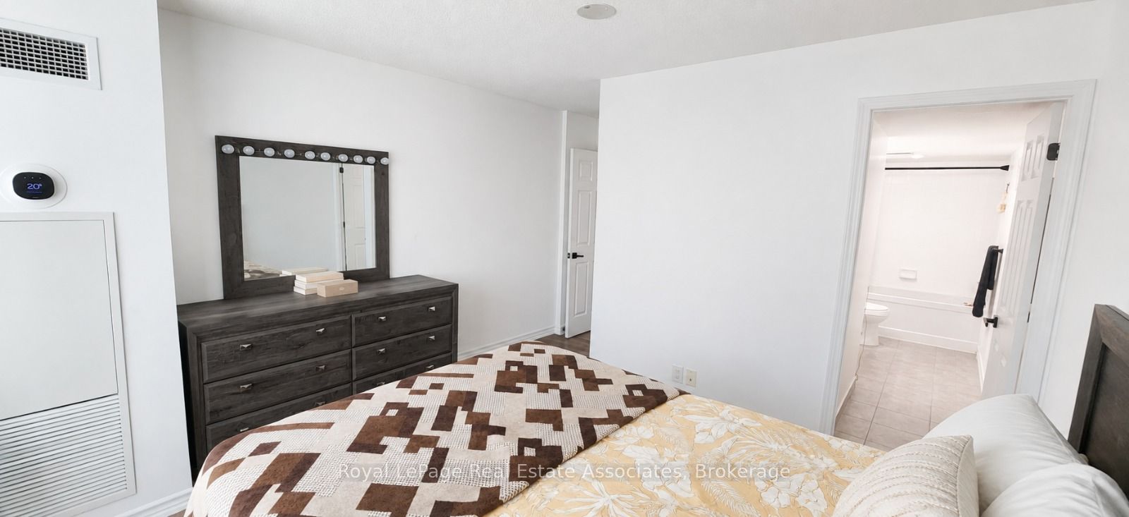 19 Grand Trunk Crescent 1910 Property Photo 19