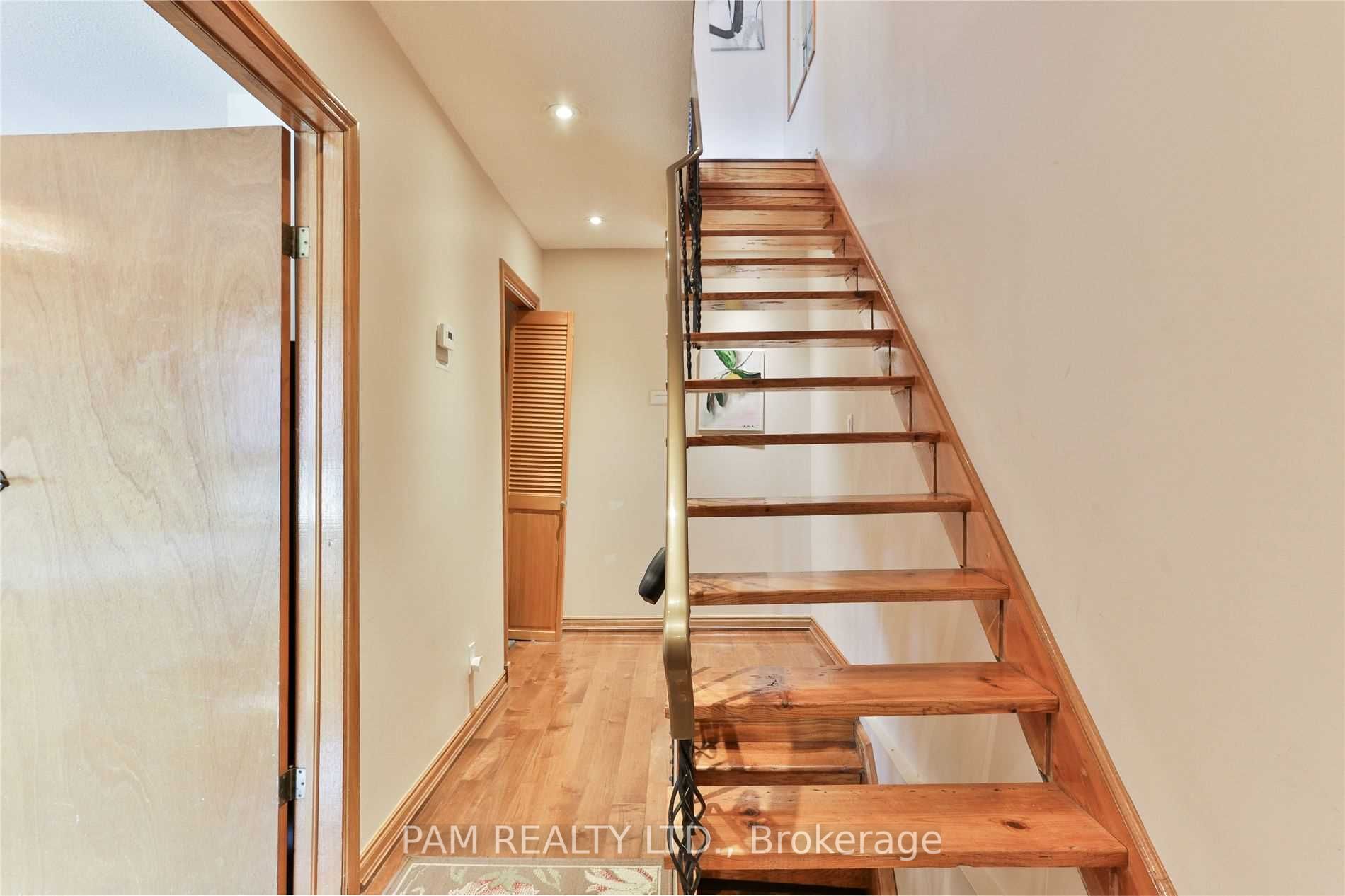 147 Euclid Avenue Property Photo 9