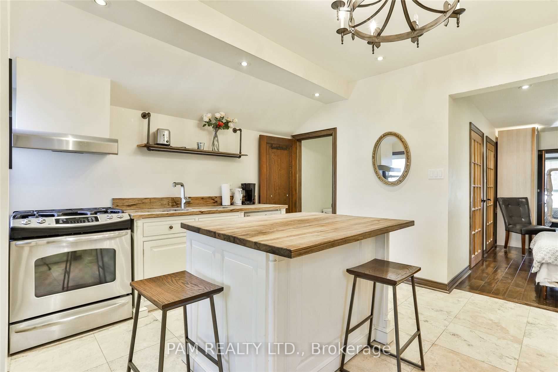 147 Euclid Avenue Property Photo 17