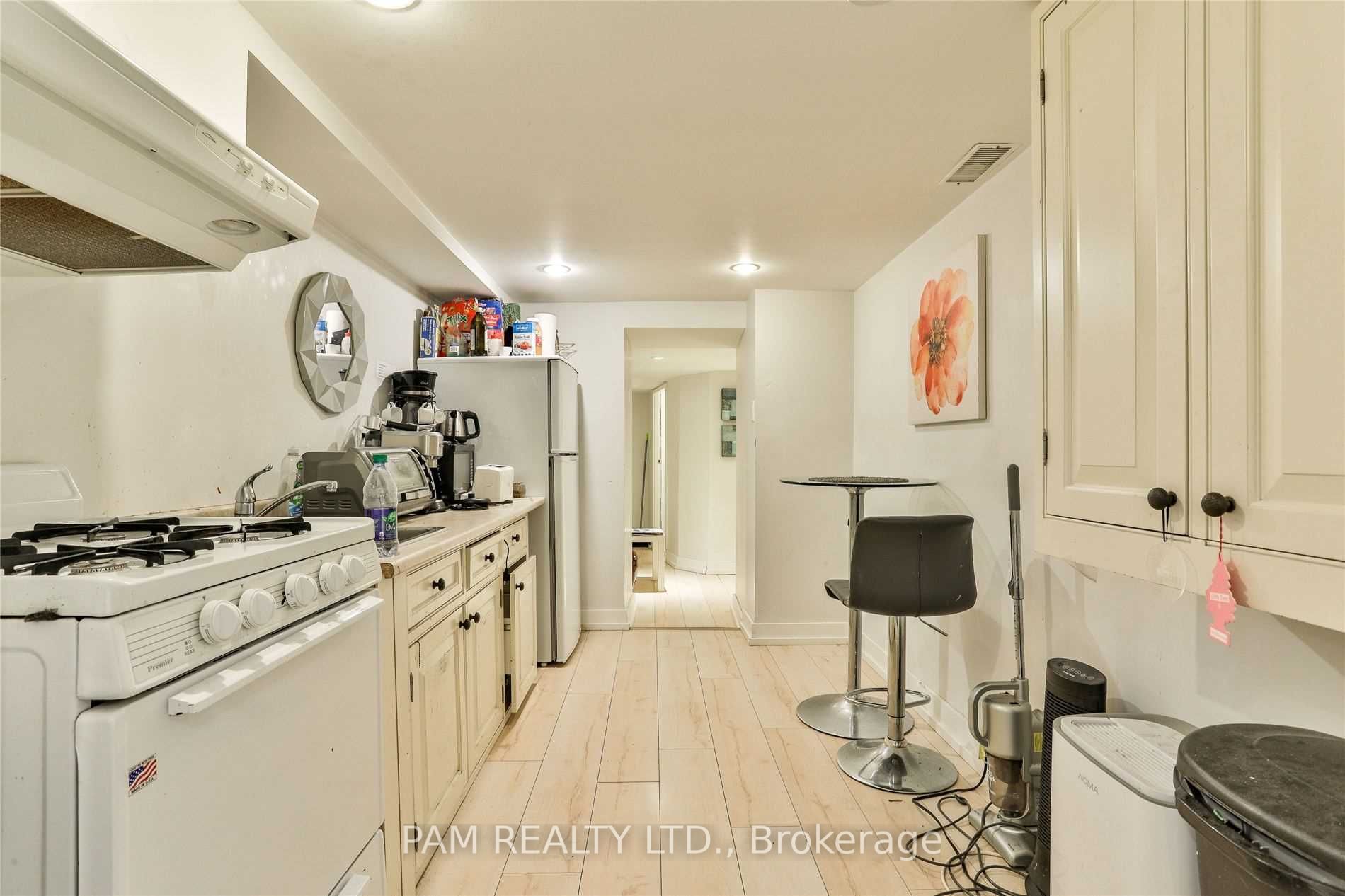 147 Euclid Avenue Property Photo 33