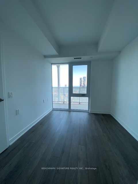 88 Queen Street E 3807 Property Photo 5