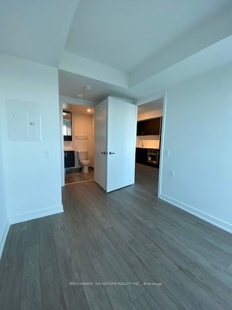 88 Queen Street E 3807 Property Photo 6