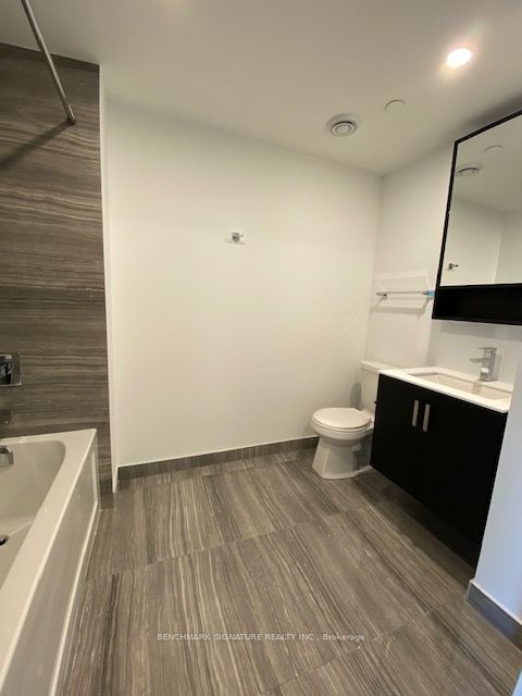 88 Queen Street E 3807 Property Photo 9