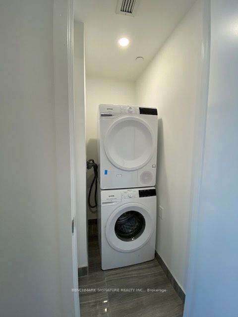 88 Queen Street E 3807 Property Photo 10