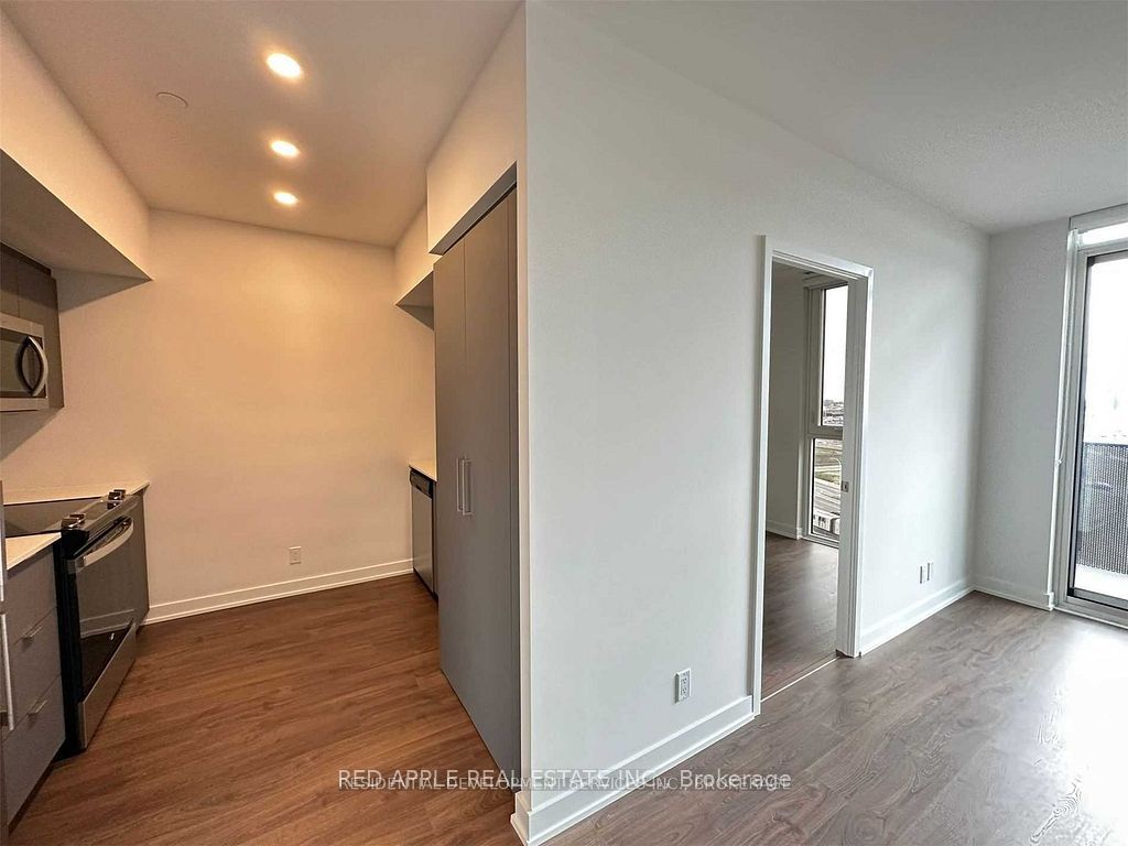 30 Tretti Way 1015 Property Photo 4