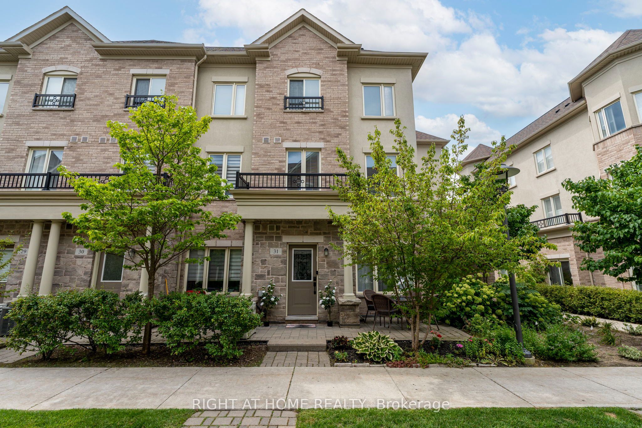 27 Coneflower Crescent 31 Property Photo 1