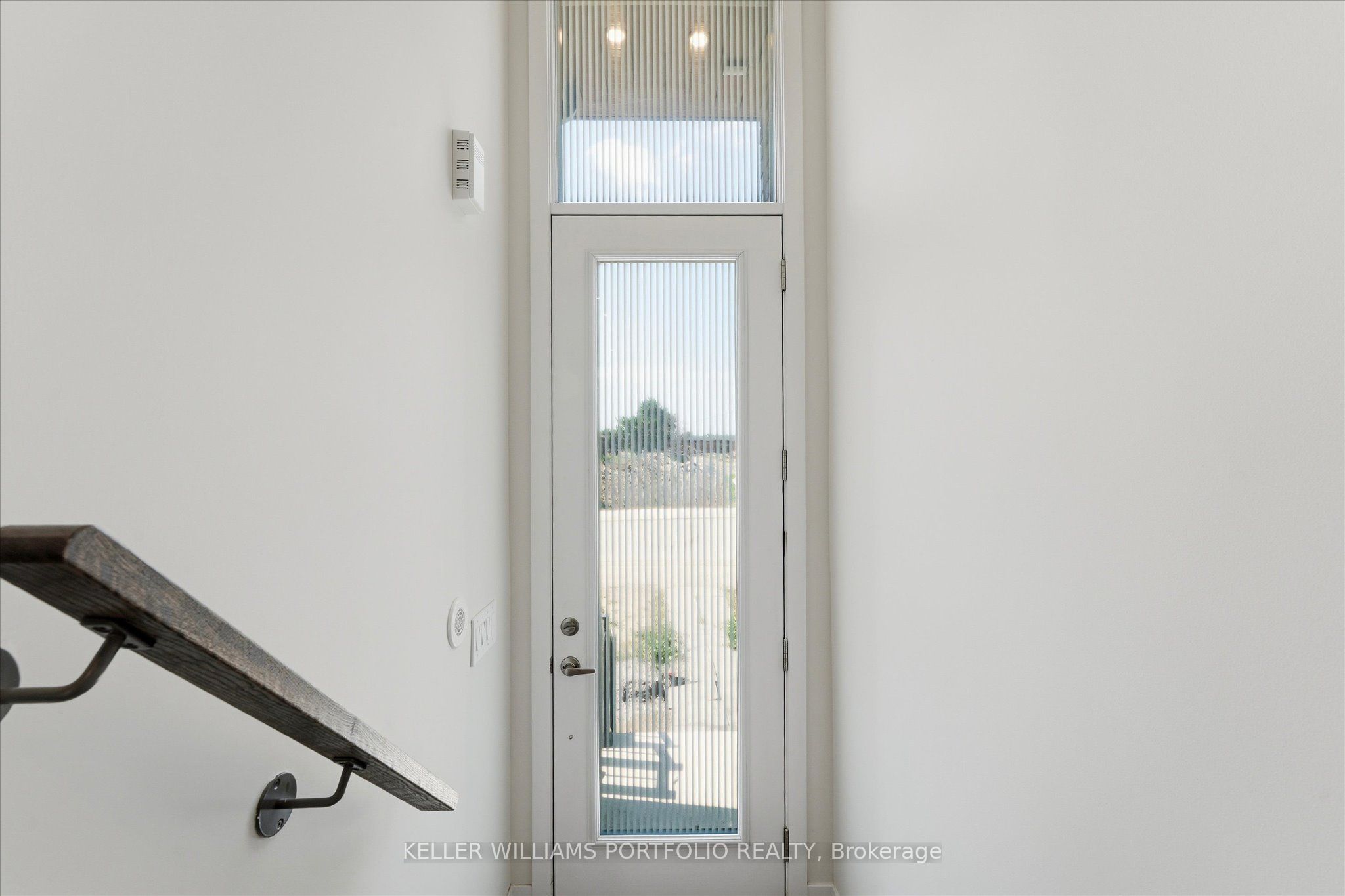 372 Lawrence Heights Way Property Photo 4