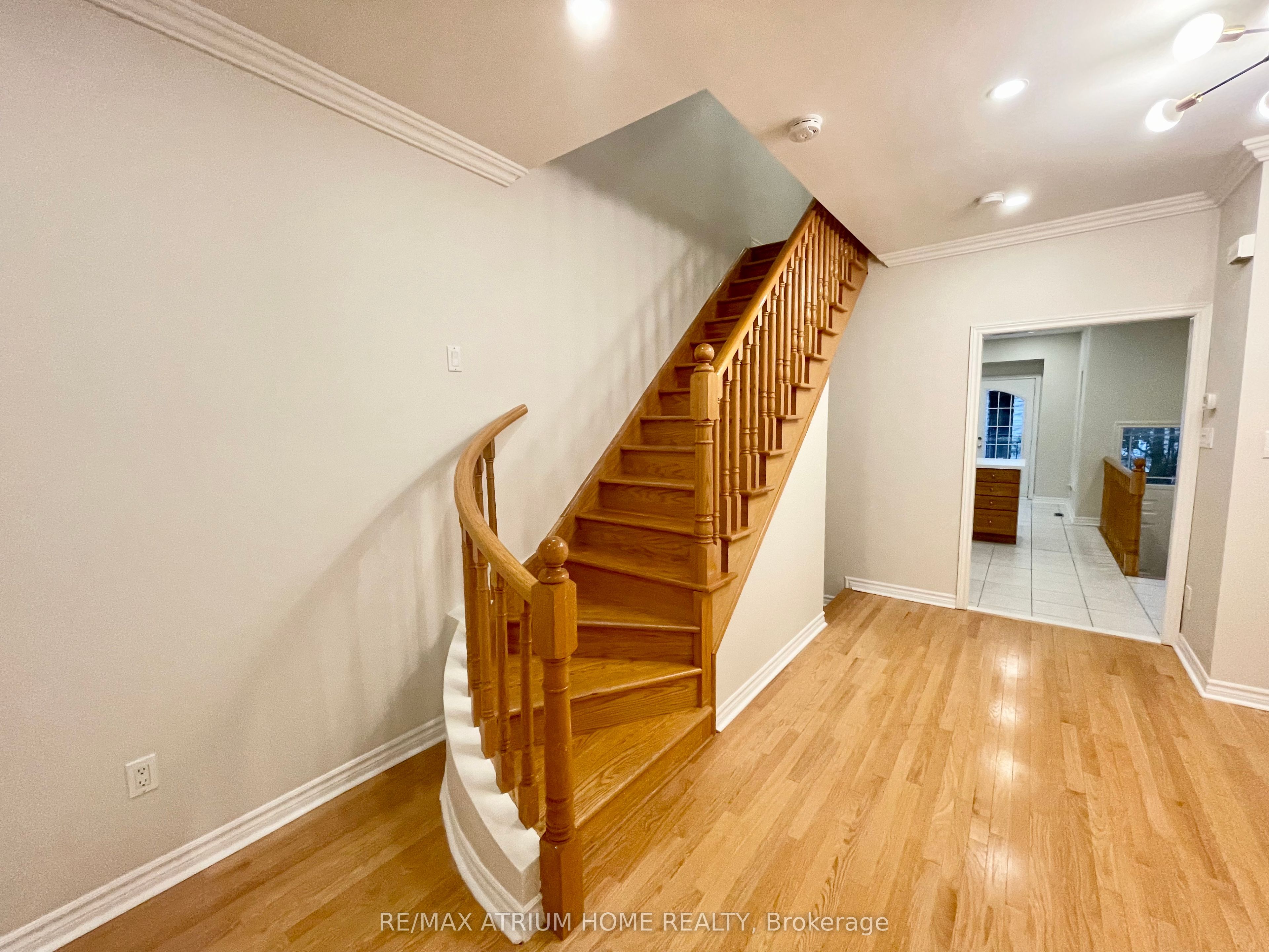 10 William Poole Way Property Photo 11