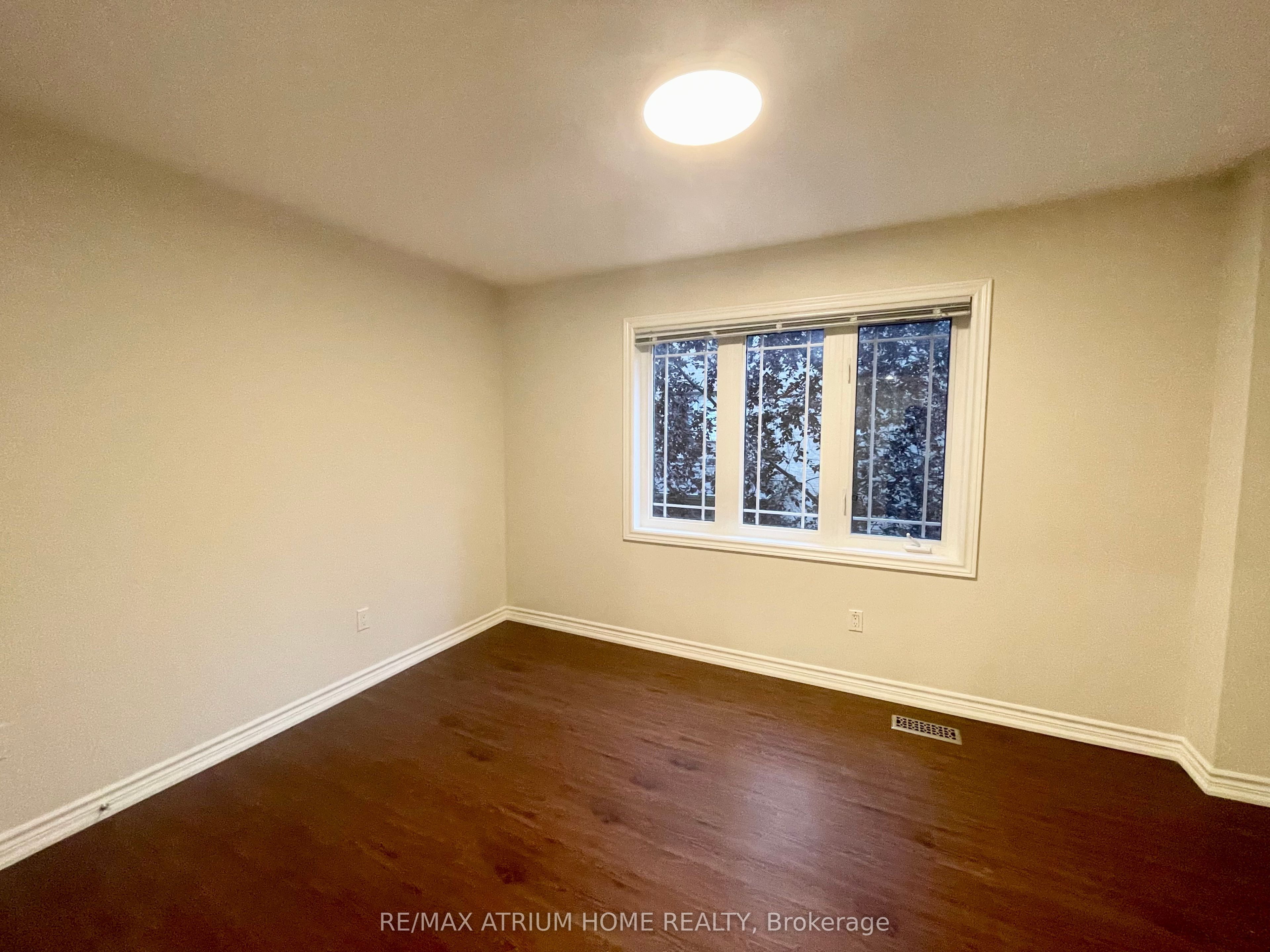 10 William Poole Way Property Photo 15