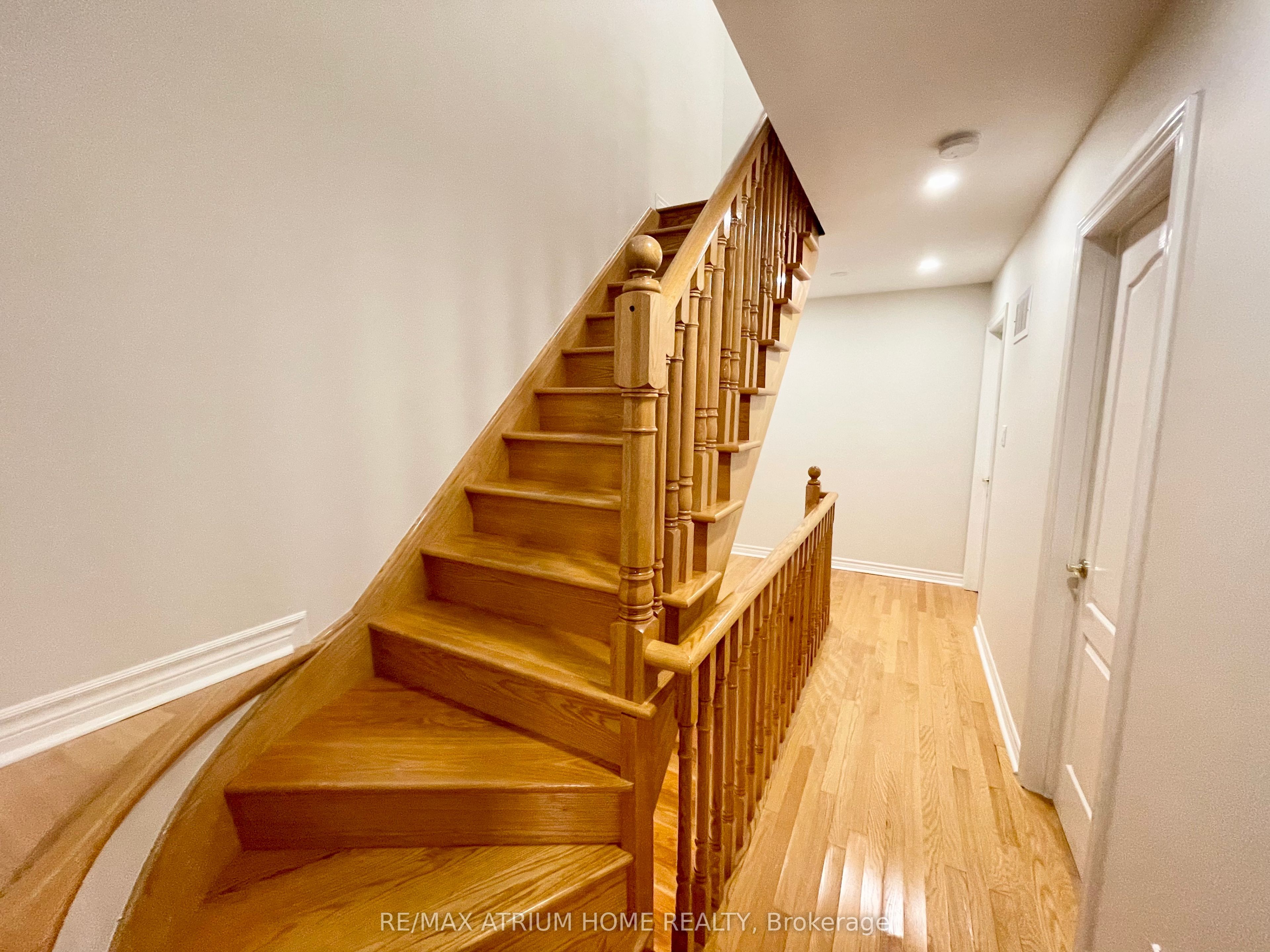 10 William Poole Way Property Photo 17