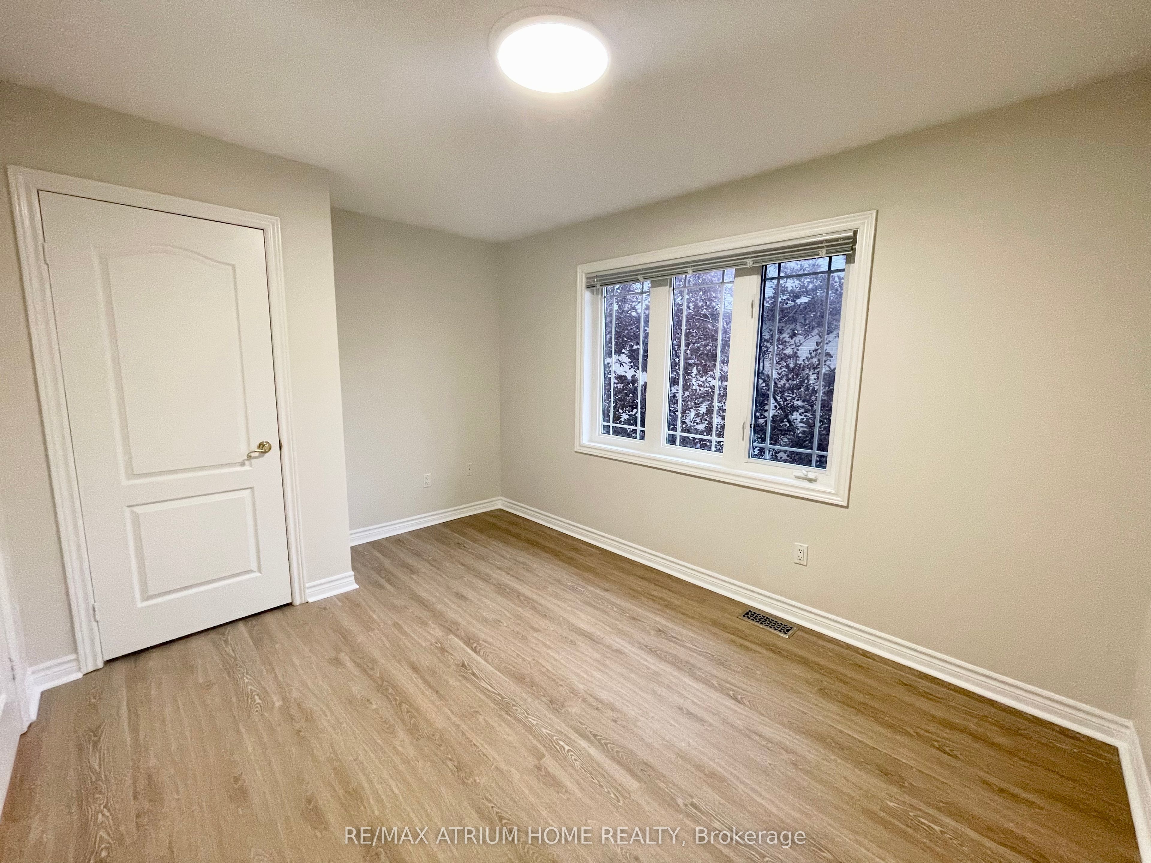 10 William Poole Way Property Photo 22