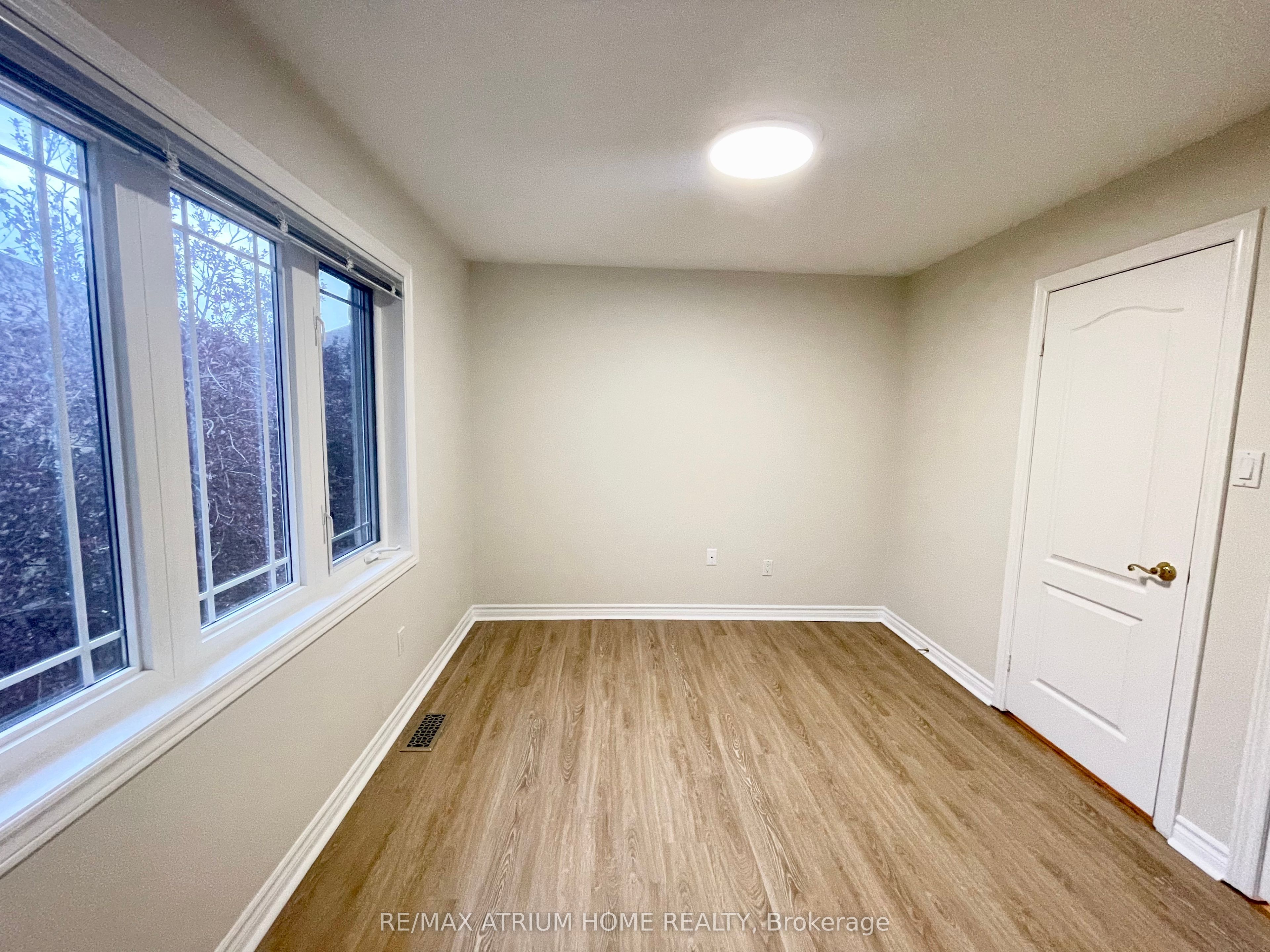 10 William Poole Way Property Photo 24