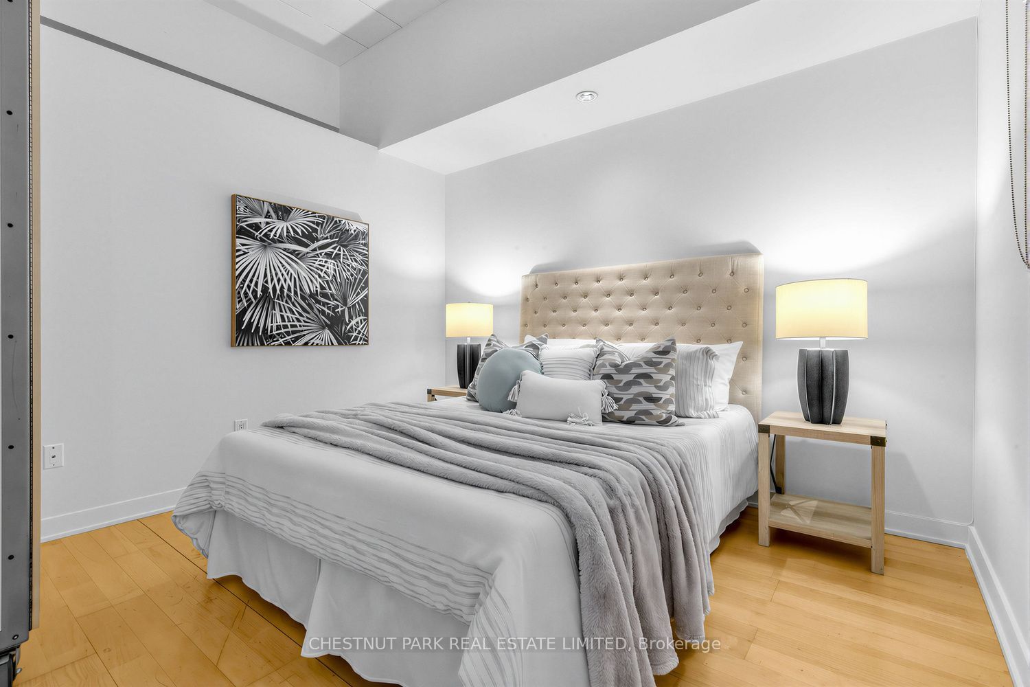 160 Baldwin Street 409 Property Photo 11