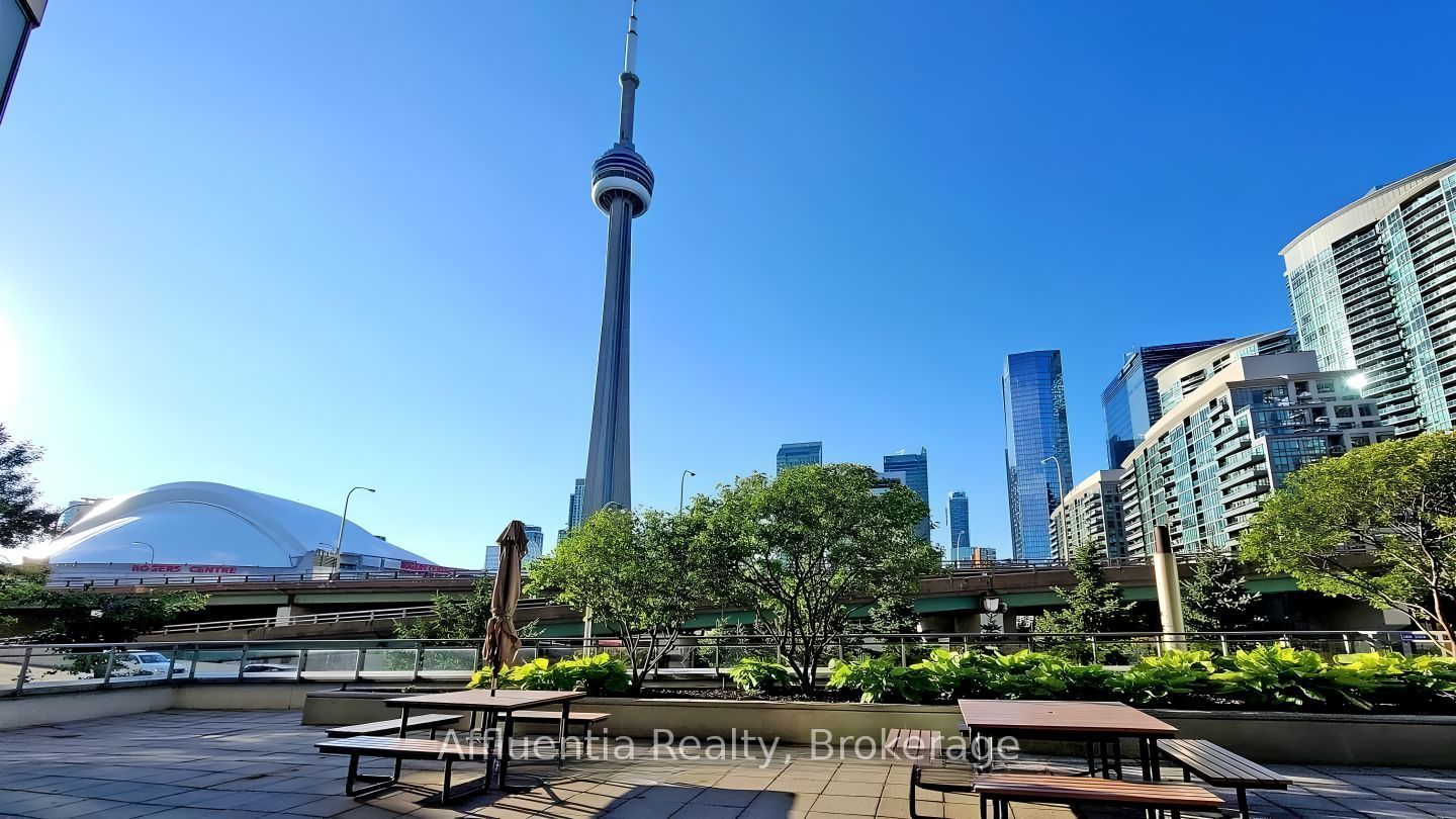 228 Queens Quay W 2510 Property Photo 4