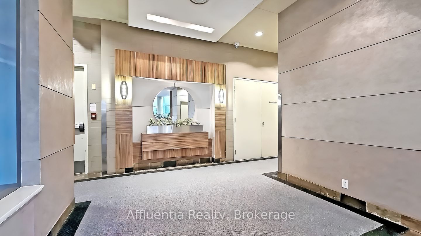 228 Queens Quay W 2510 Property Photo 8
