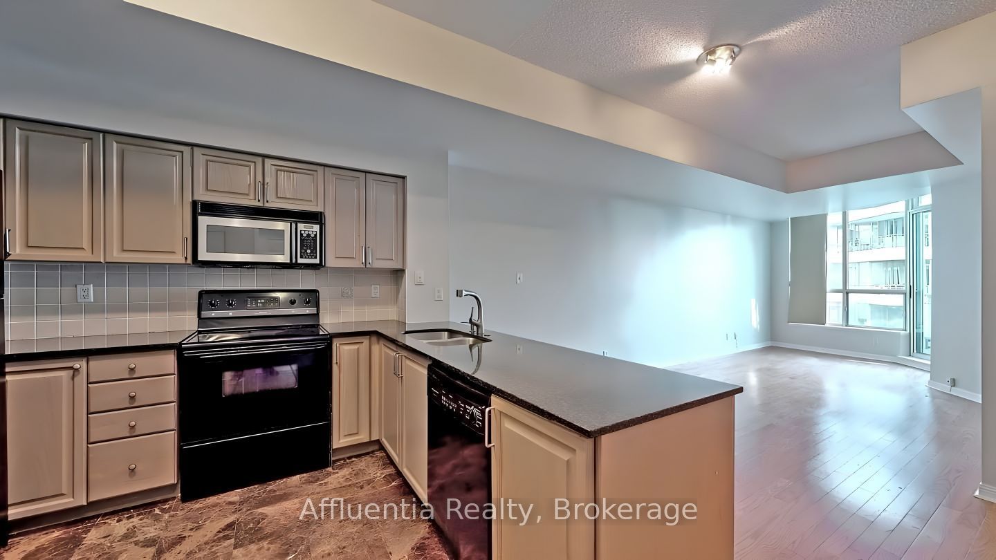 228 Queens Quay W 2510 Property Photo 9
