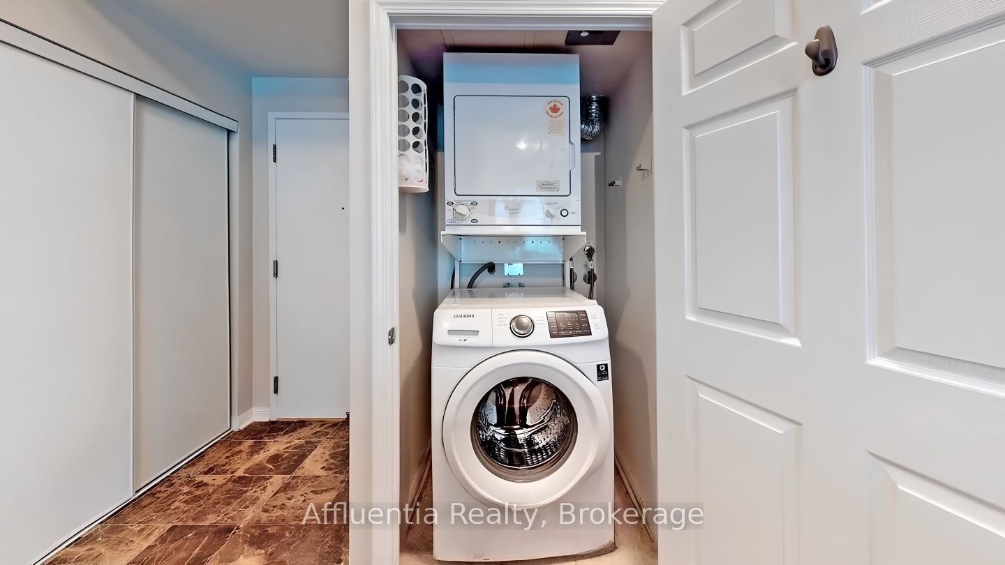 228 Queens Quay W 2510 Property Photo 15