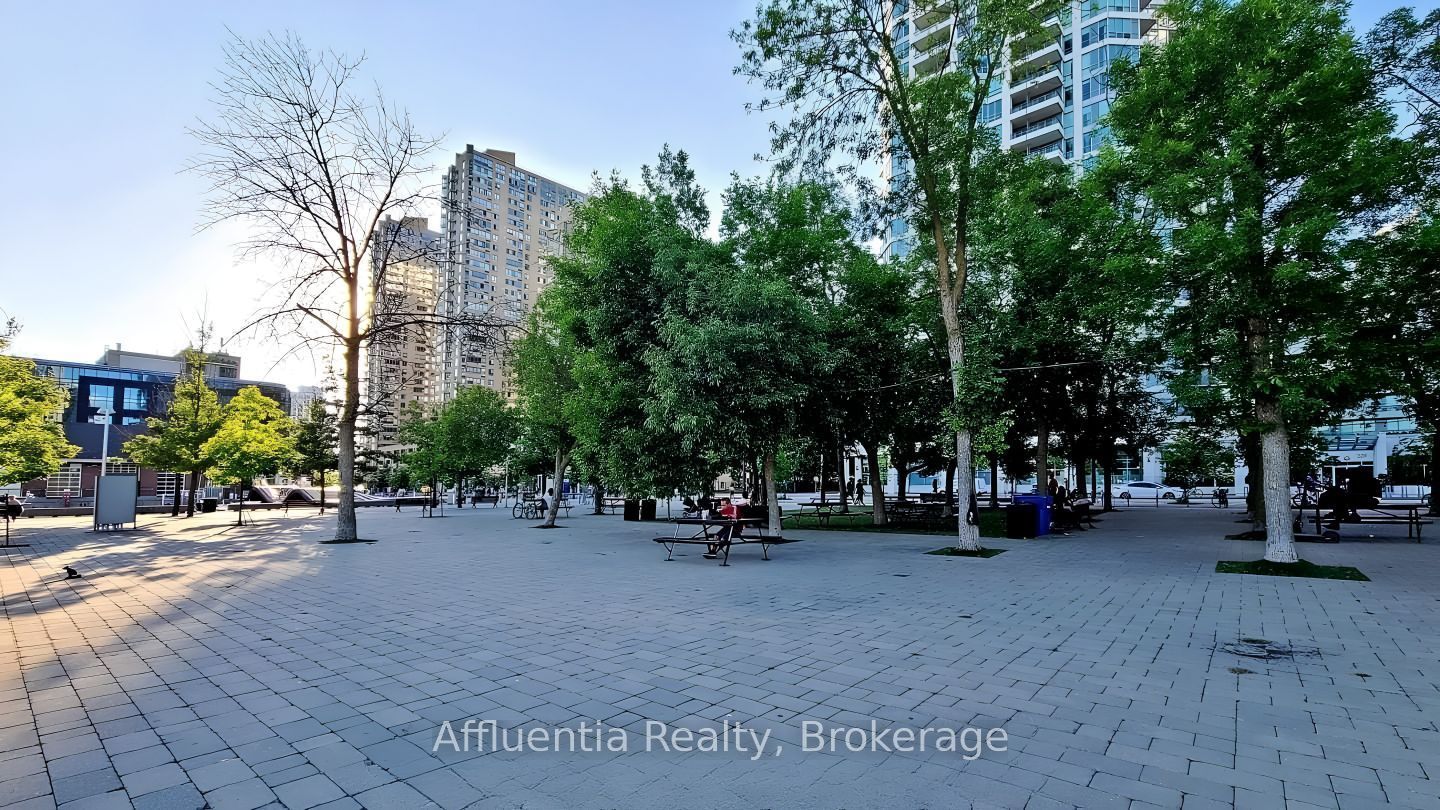 228 Queens Quay W 2510 Property Photo 33
