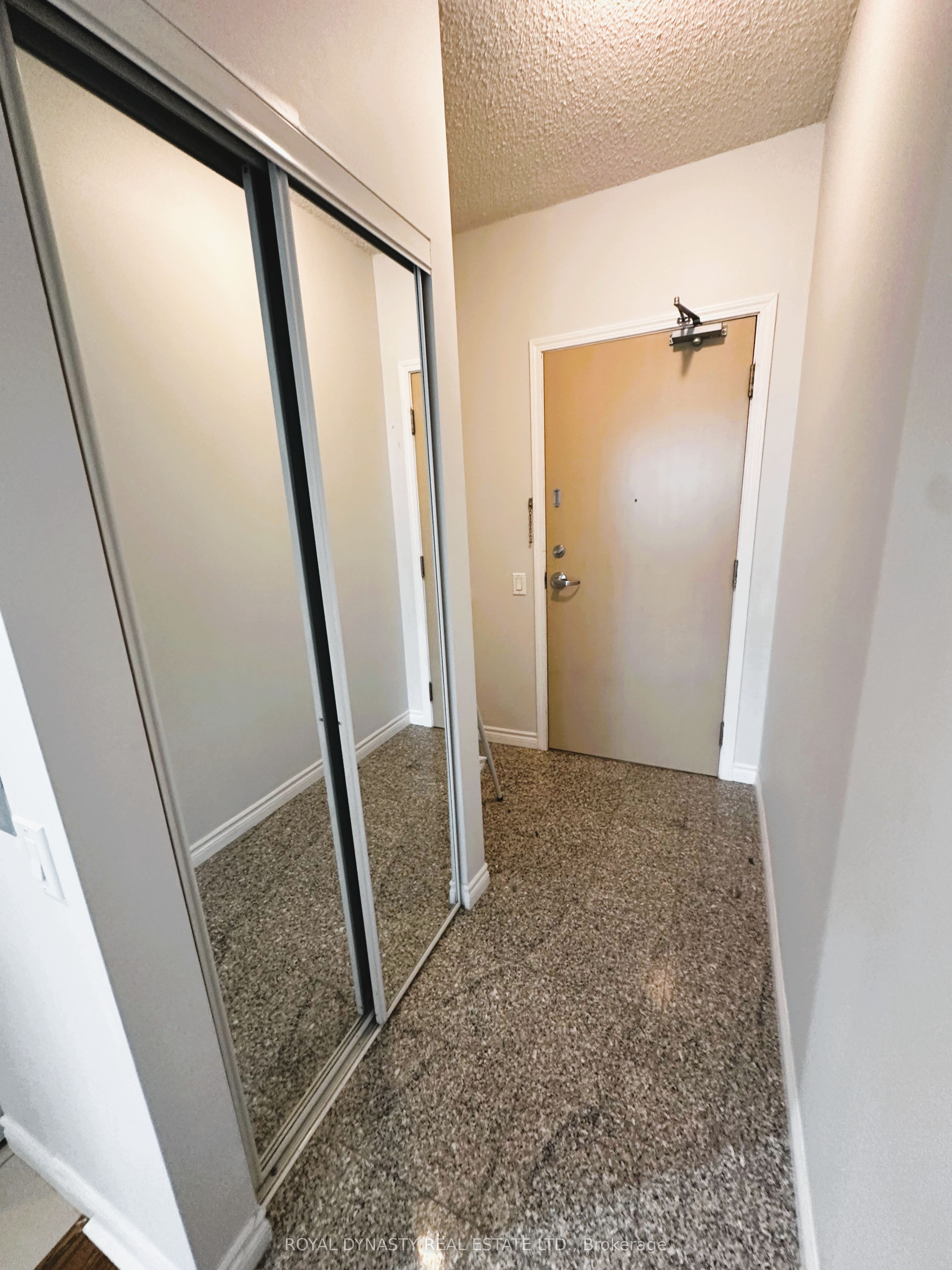 60 Byng Avenue 409 Property Photo 8