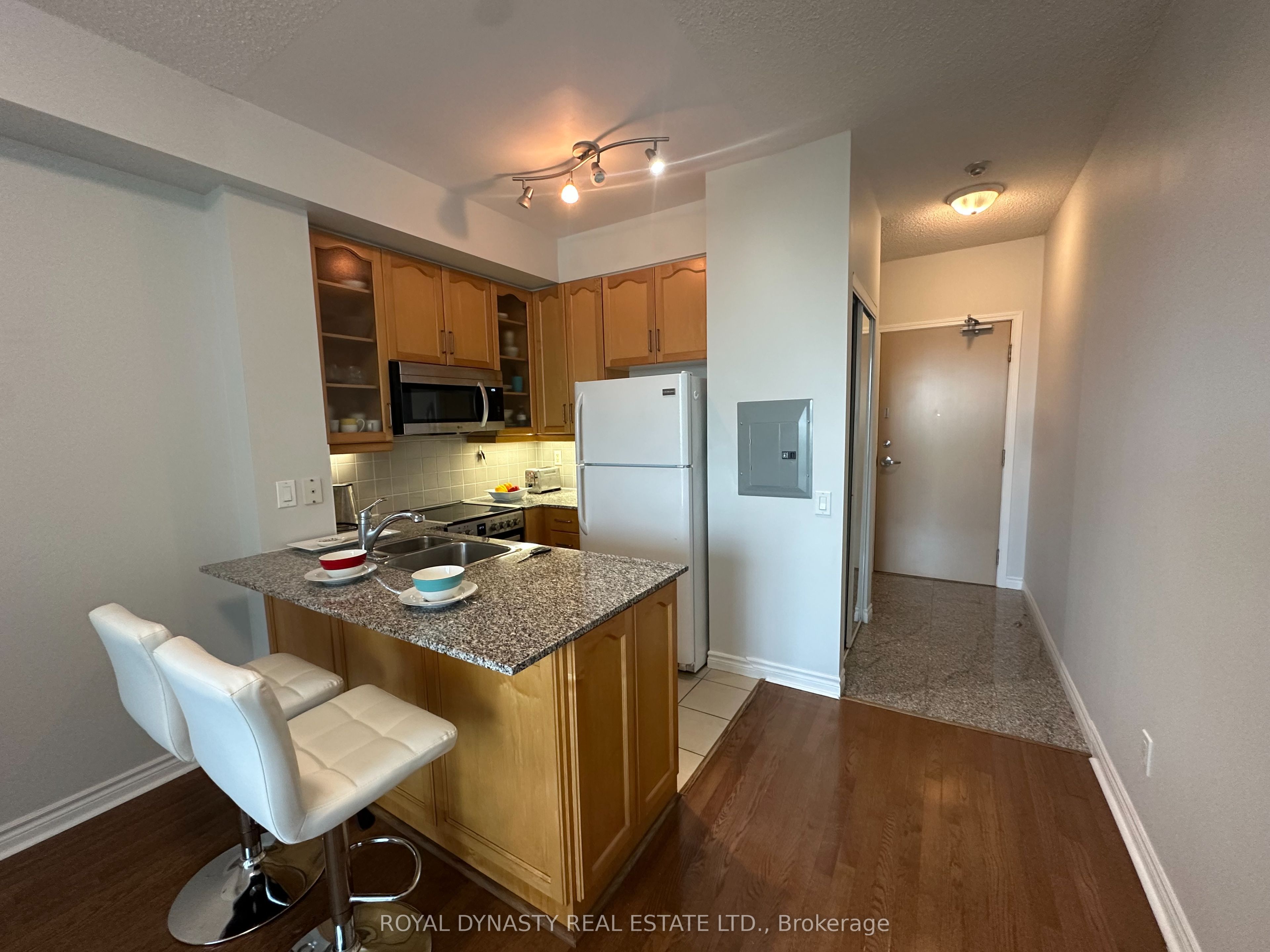 60 Byng Avenue 409 Property Photo 9