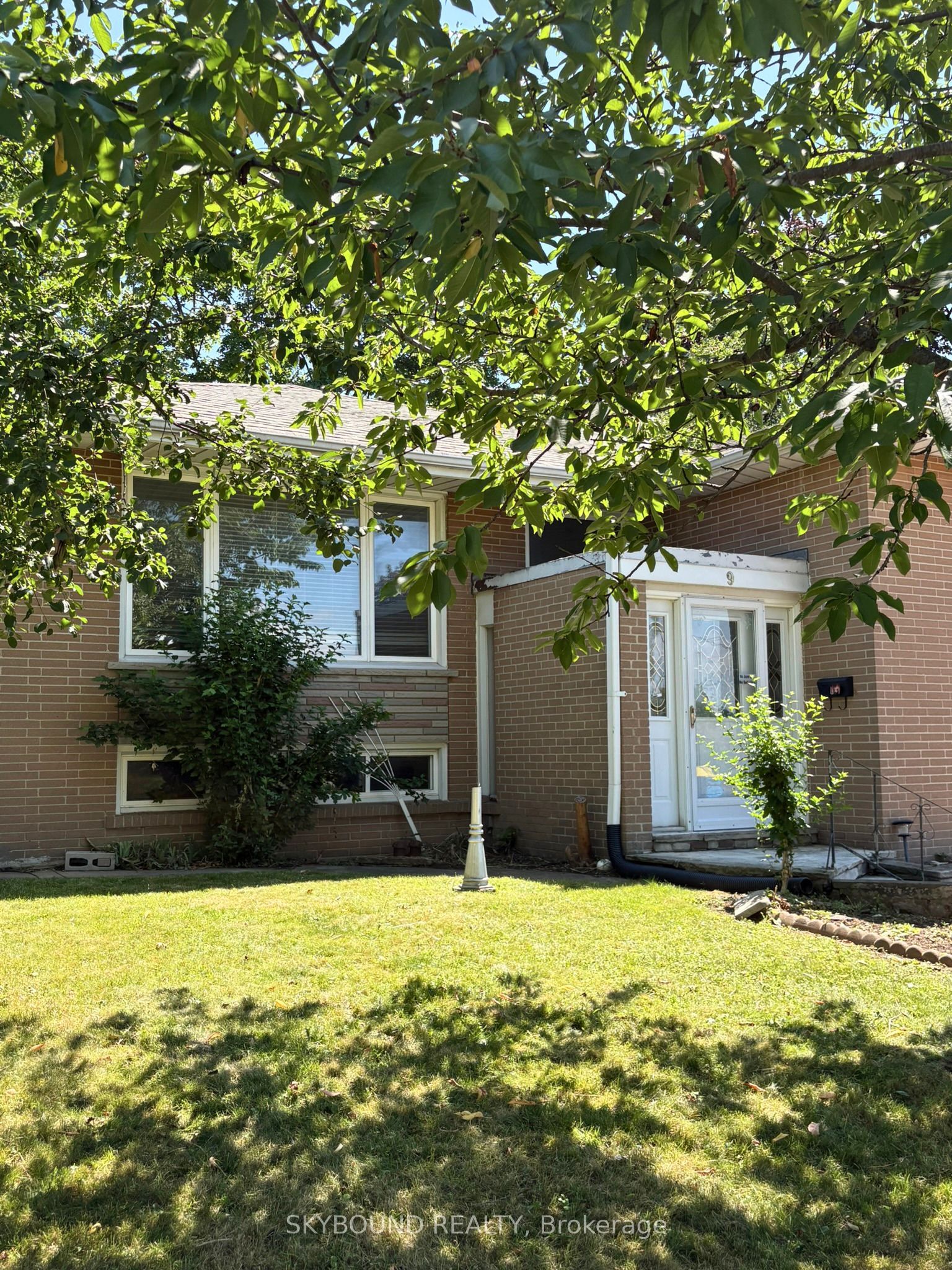 9 Caronport Crescent Property Photo 3