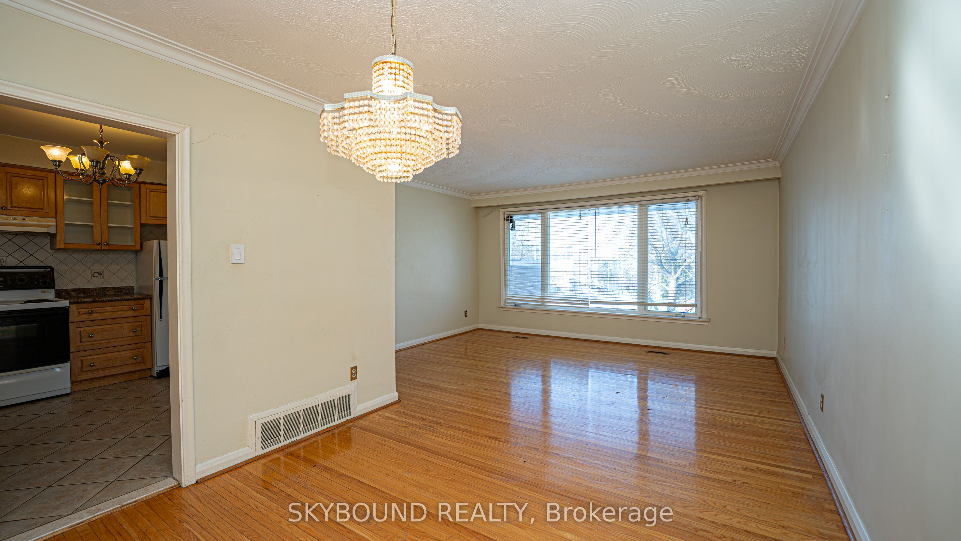 9 Caronport Crescent Property Photo 4