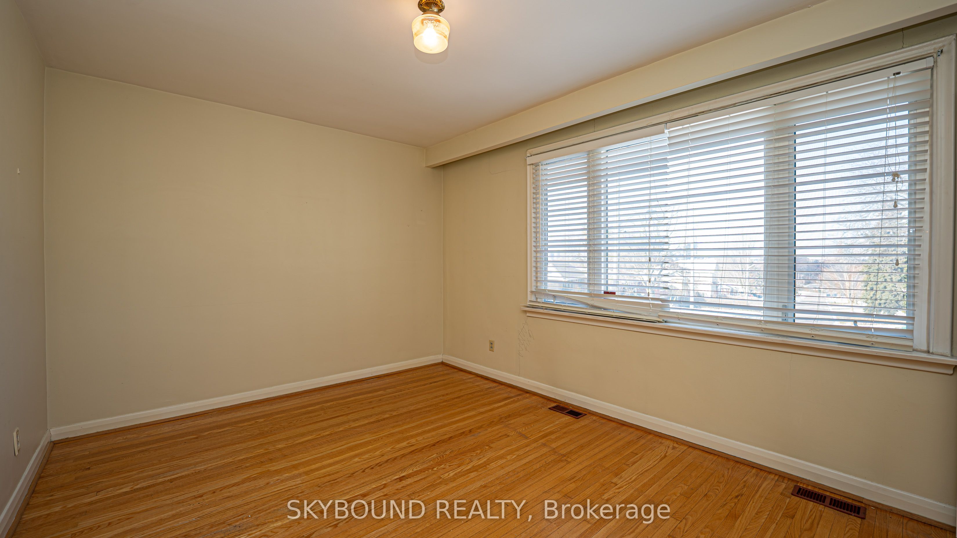 9 Caronport Crescent Property Photo 12