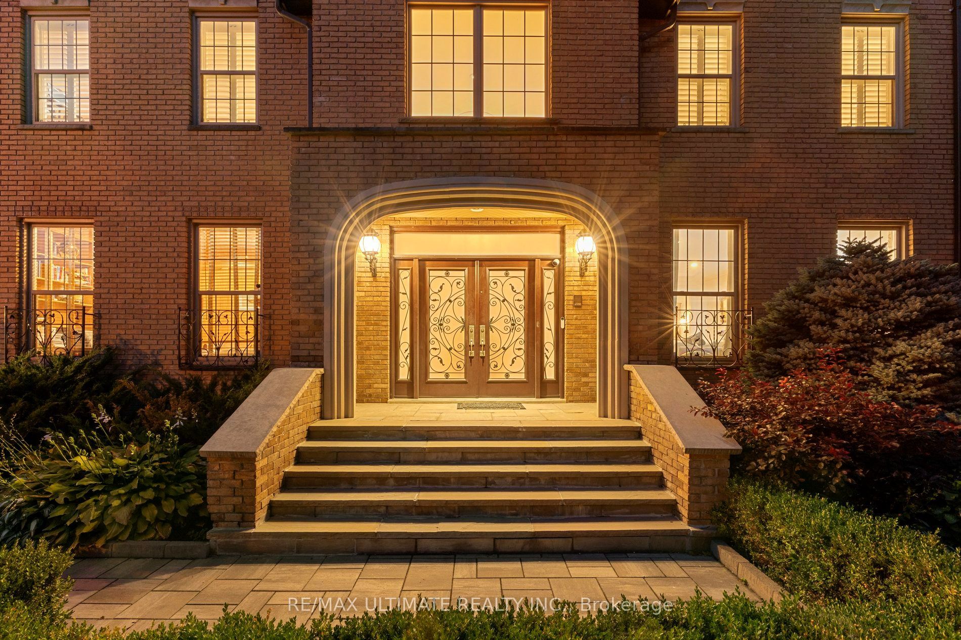 1 Versailles Court Property Photo 7
