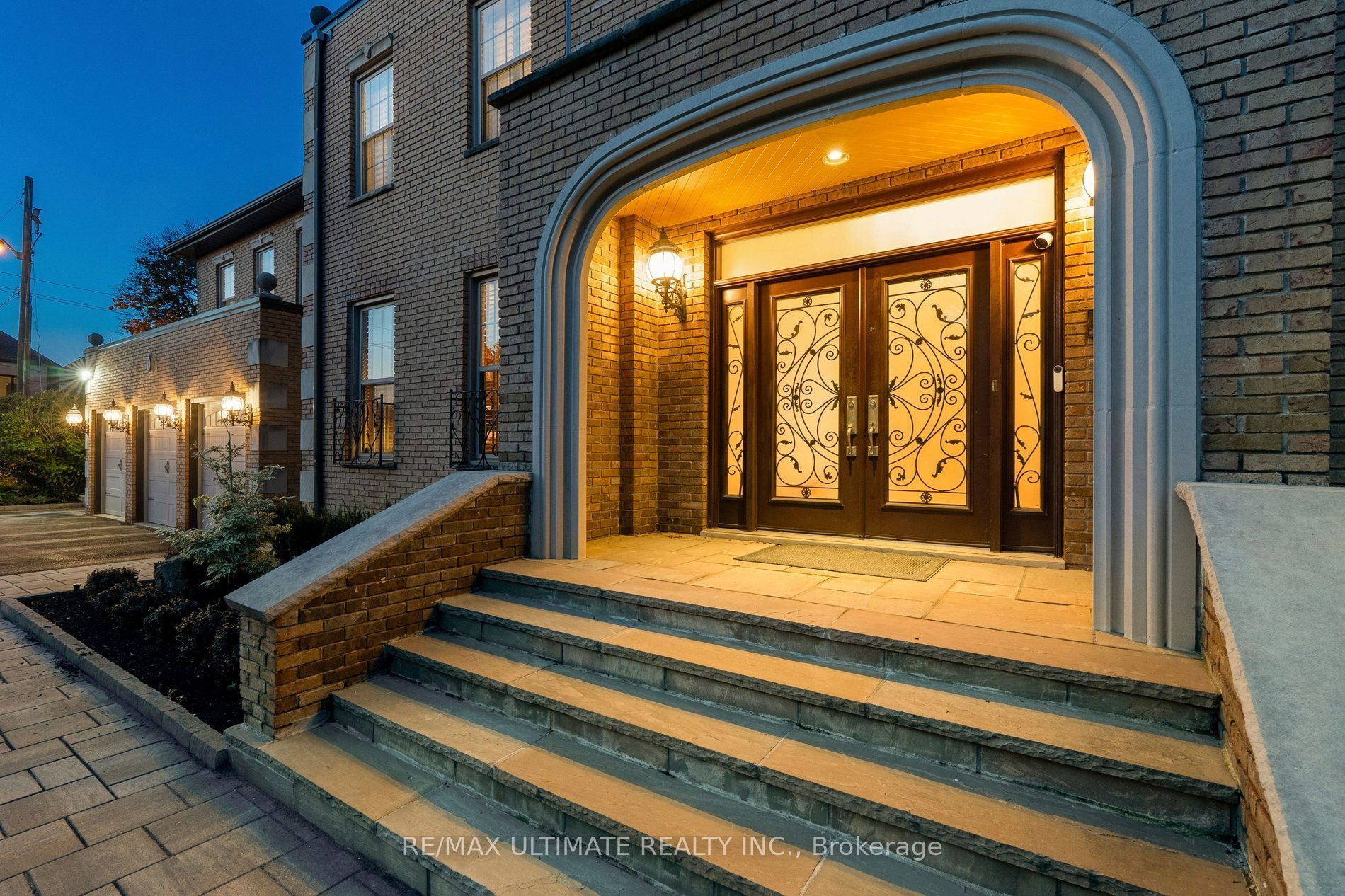 1 Versailles Court Property Photo 8