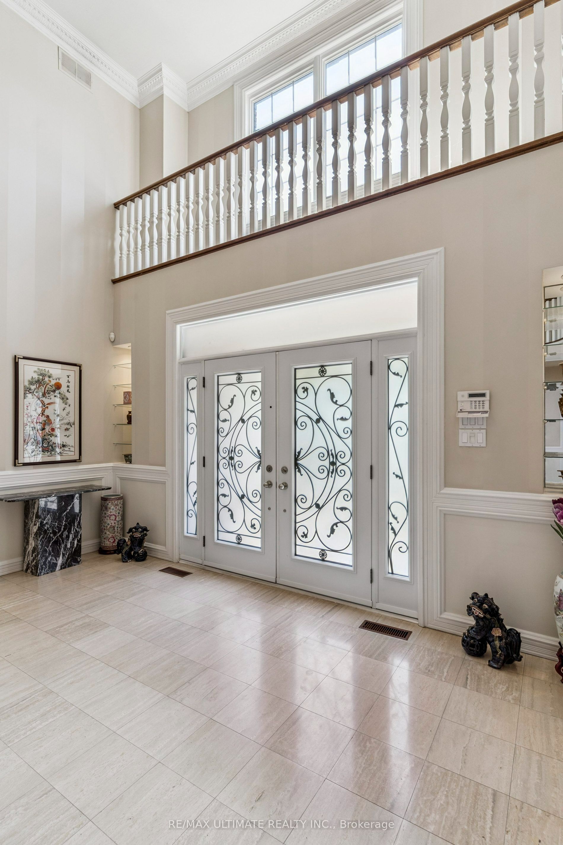1 Versailles Court Property Photo 9