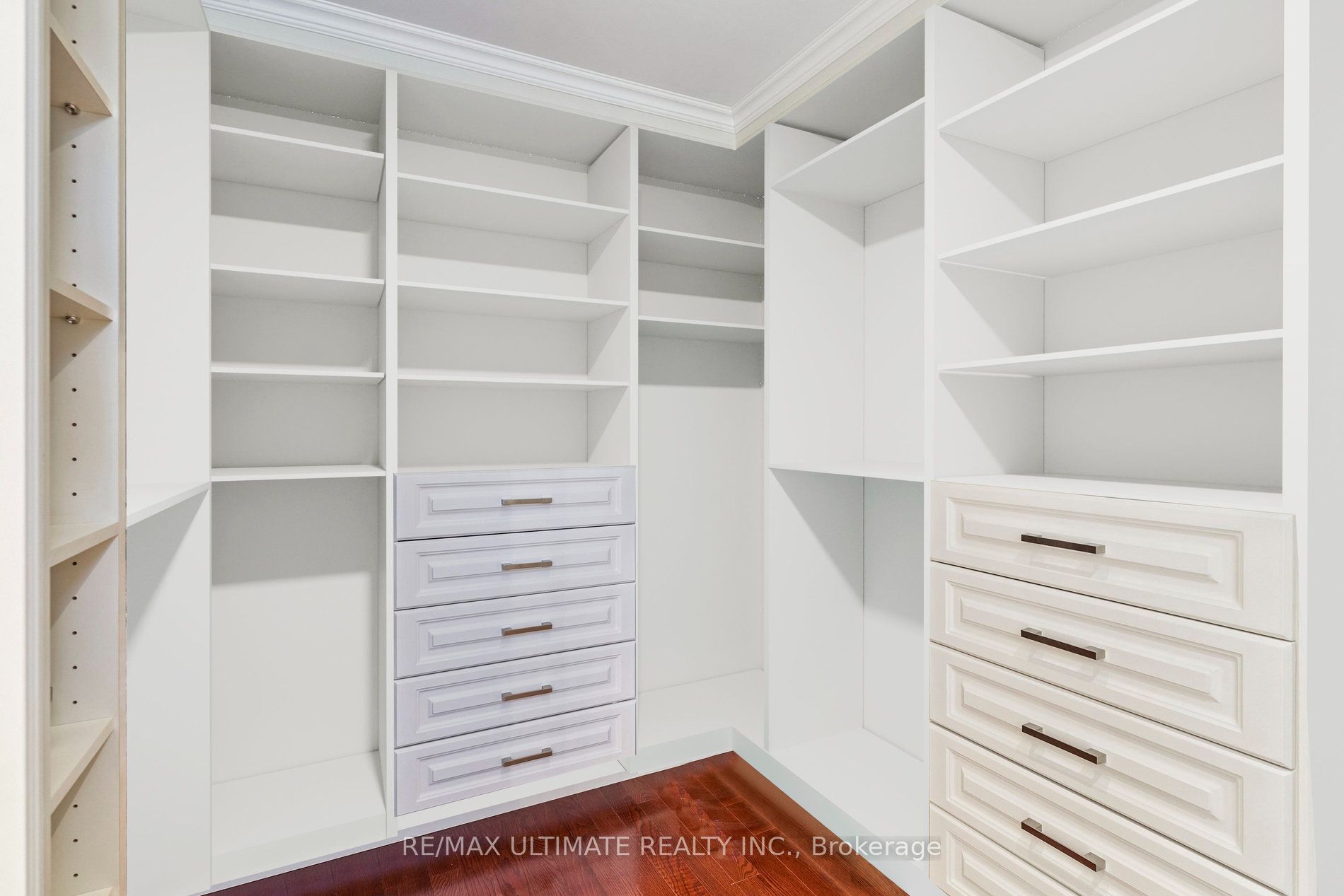 1 Versailles Court Property Photo 26