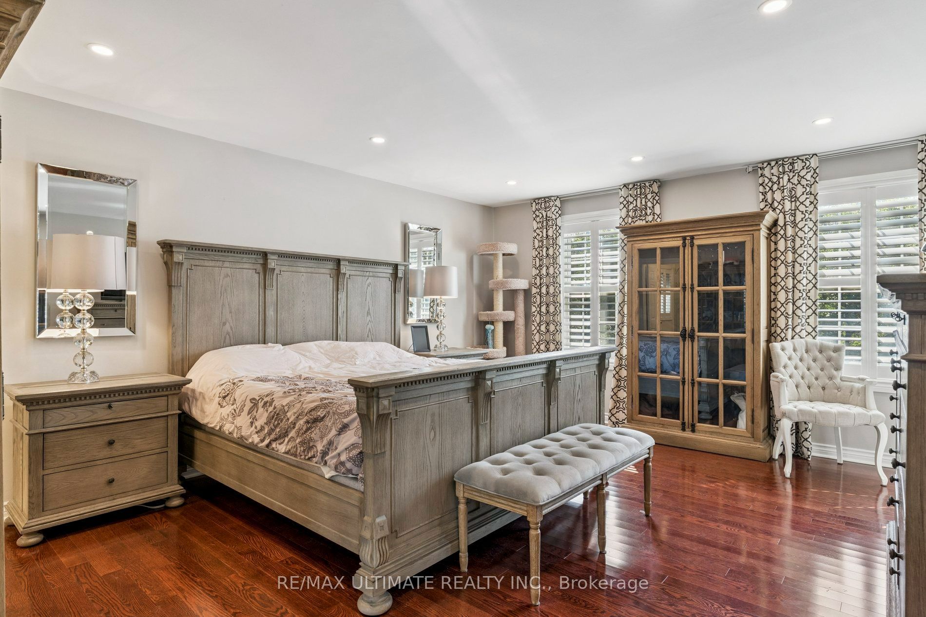 1 Versailles Court Property Photo 29