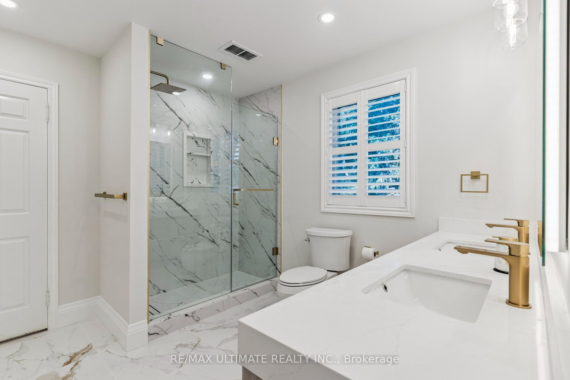 1 Versailles Court Property Photo 32