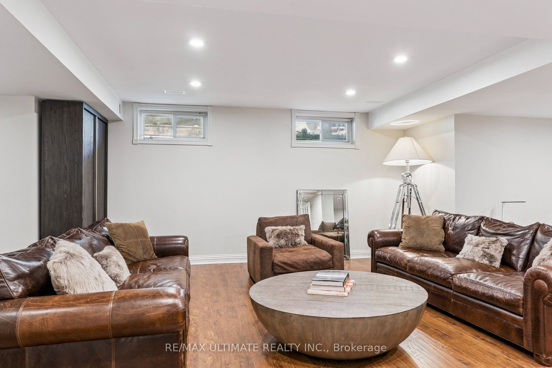 1 Versailles Court Property Photo 35